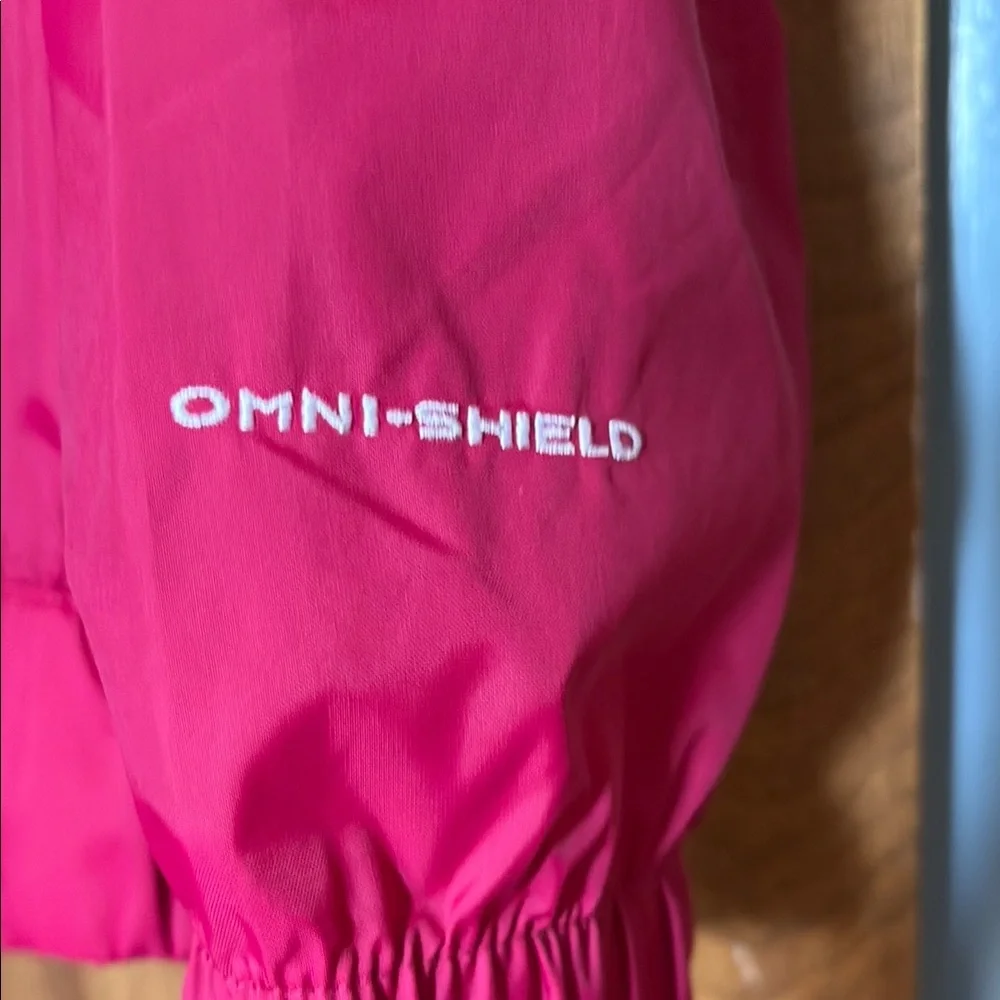 Columbia Women’s Pink Omnishield Lightweight Hooded Rain Jacket - Picture 4 of 7
